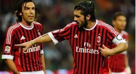 韩淼雨第十二届全国残疾人运动会举重赛场夺双金