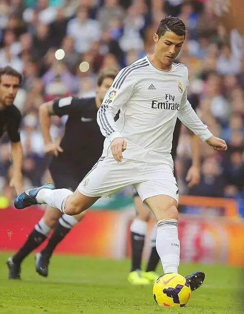 连续9年霸榜！皇马官网成最受欢迎俱乐部网站，利物浦次席（皇马官网九连冠：最受欢迎俱乐部网站，利物浦位列第二）