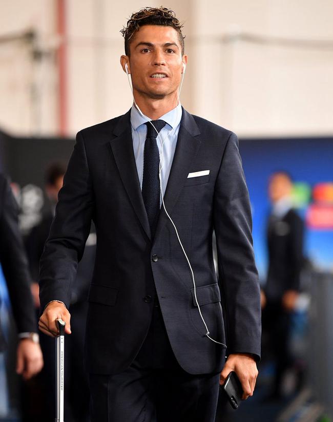 国足名将创业认准一条路：放弃功利 老实学日本